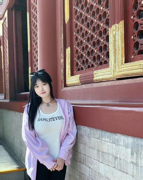 25 岁女性