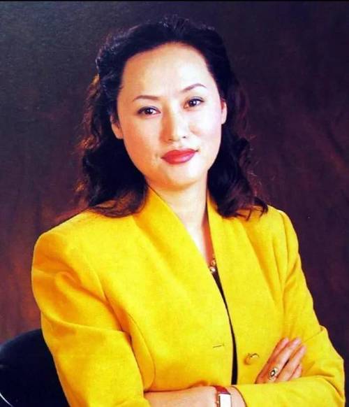  49岁女性