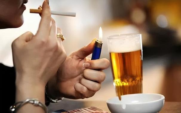 抽烟喝酒