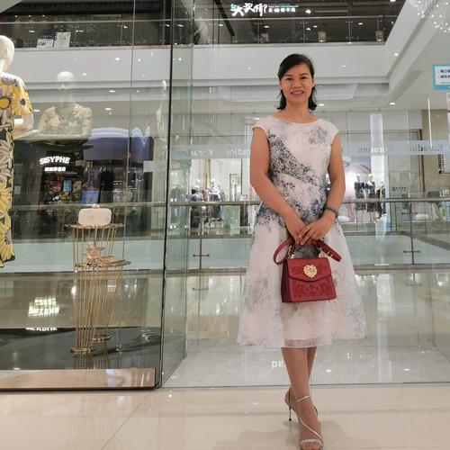 52岁女性