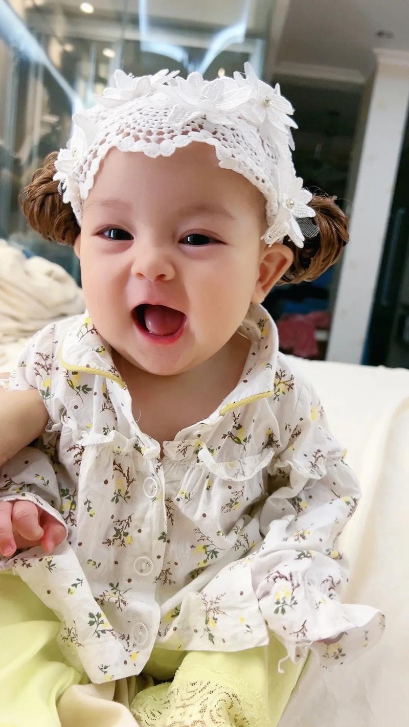 混血婴儿