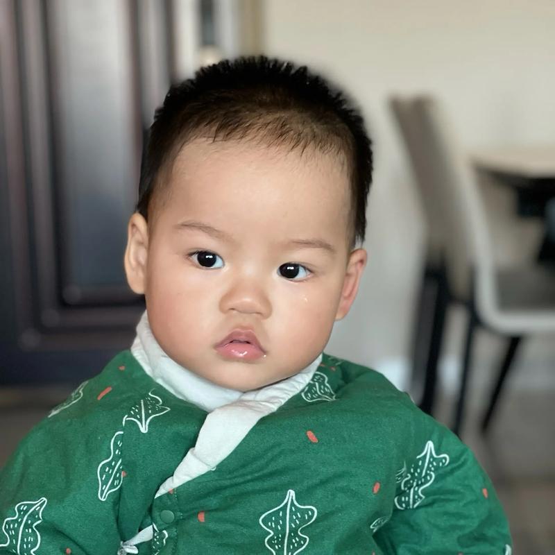  男婴