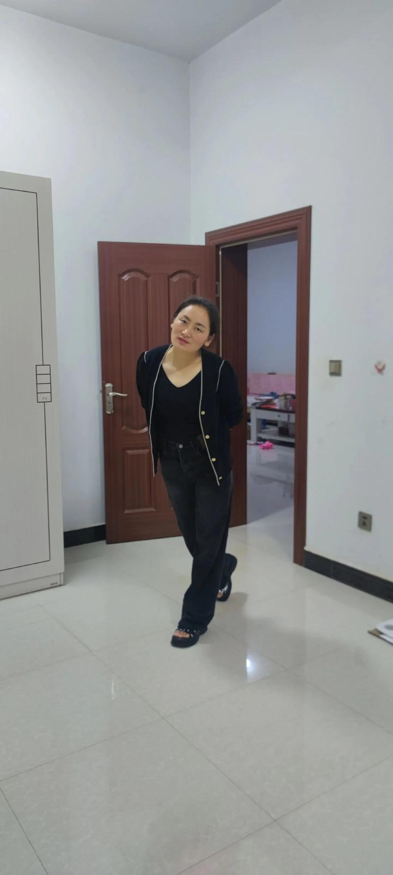 三十二岁女性