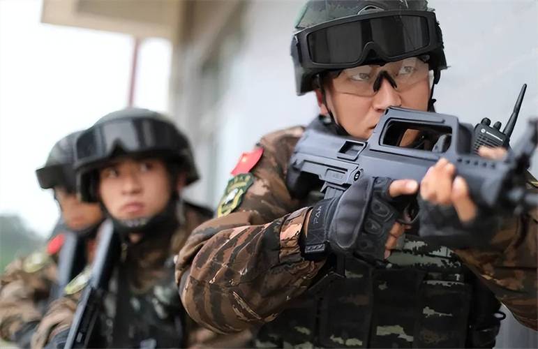  武警