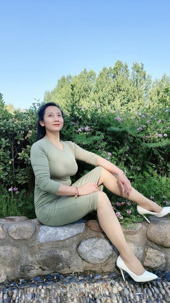53岁女性