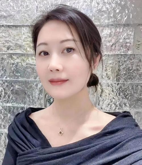 超龄女性