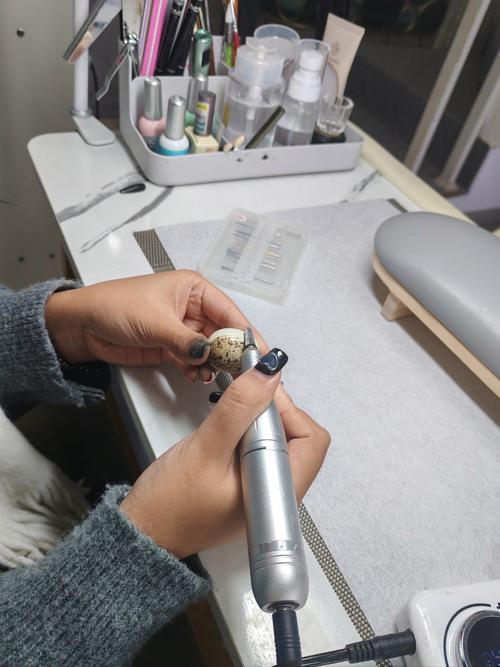 囊胚磨壳技术