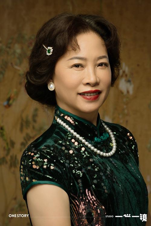 55 岁女性