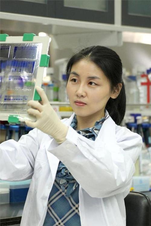  女性科学家